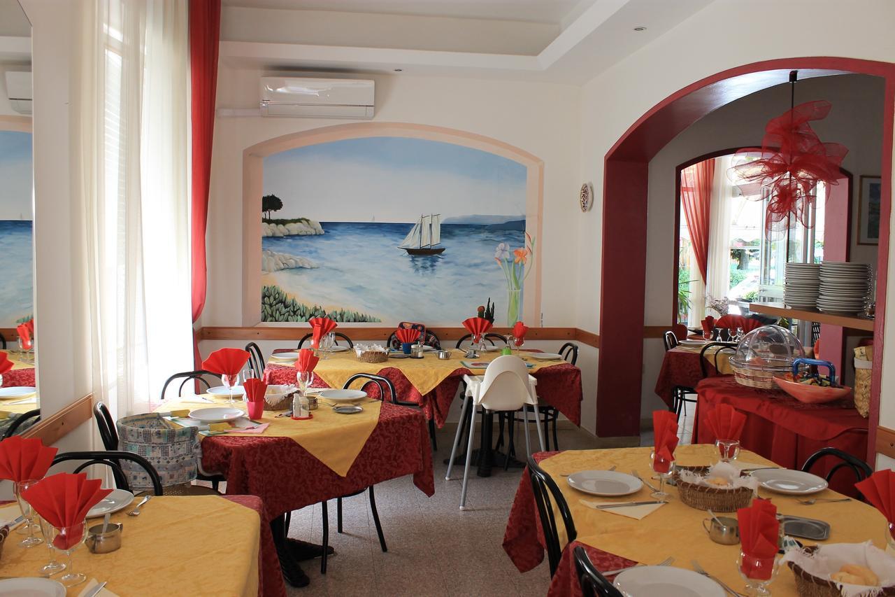 Hotel Susanna Rimini Zewnętrze zdjęcie