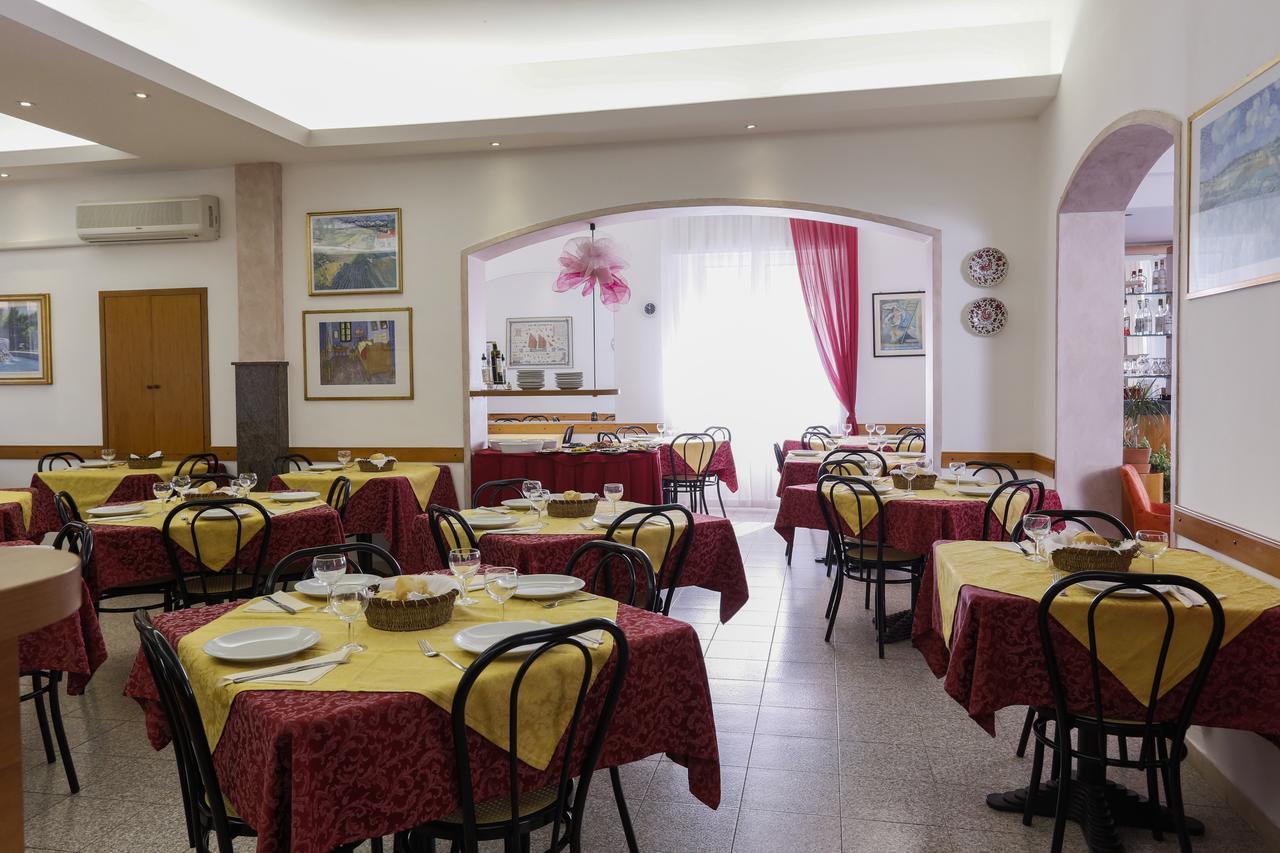 Hotel Susanna Rimini Zewnętrze zdjęcie