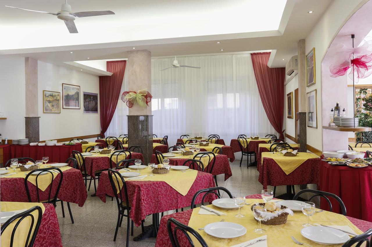 Hotel Susanna Rimini Zewnętrze zdjęcie